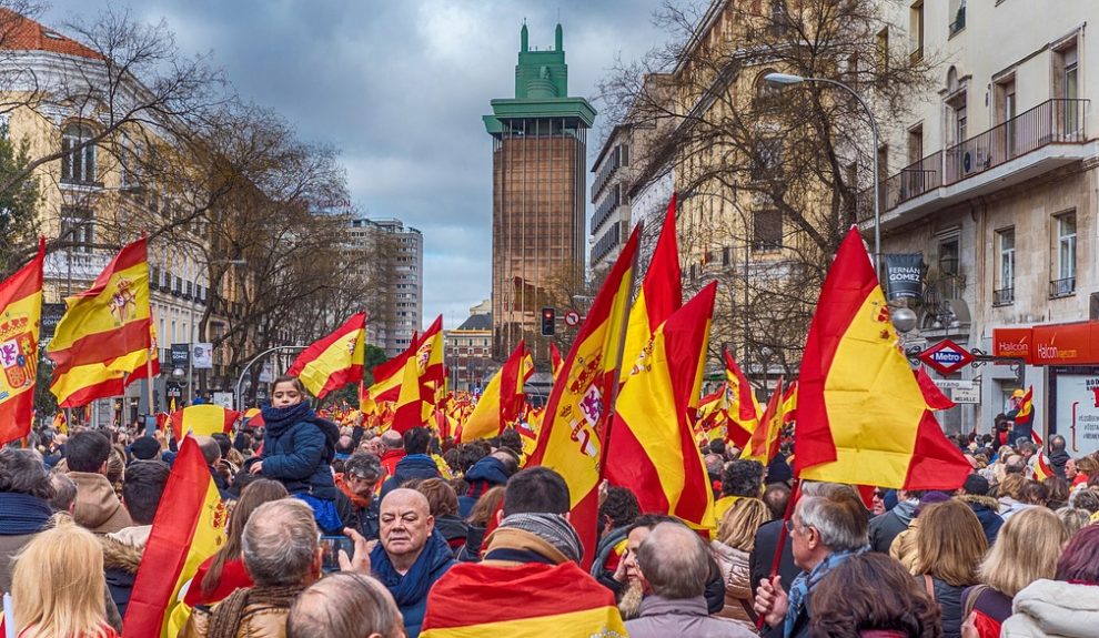 Manifestación con banderas de España | Foto: ARCHIVO