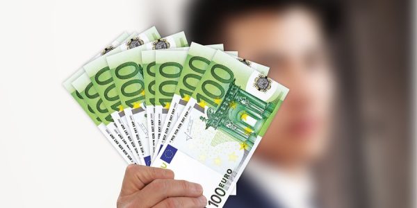 Billetes de cien euros | Foto: PIXABAY