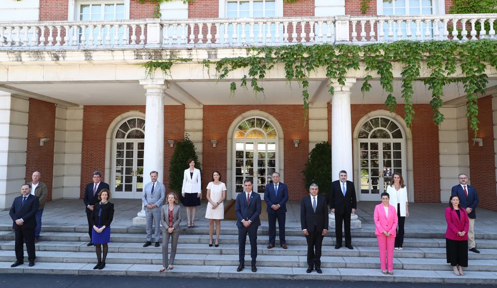 Foto de familia tras la presentación del Plan de Impulso al Sector Turístico | Foto: MONCLOA / FERNANDO CALVO