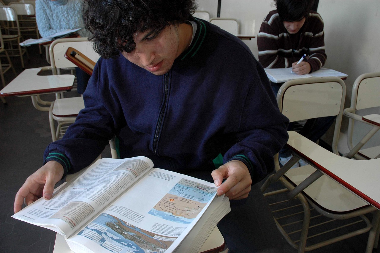 Estudiante en un aula | Foto: ARCHIVO Estudiante en un aula | Foto: ARCHIVO