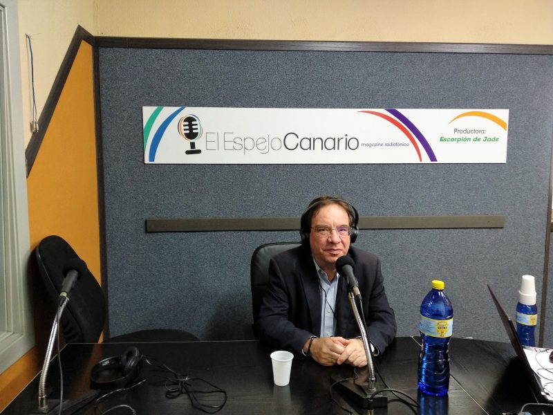 Amós García en los estudios de El Espejo Canario Amós García en los estudios de El Espejo Canario