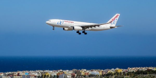 Avión despegando