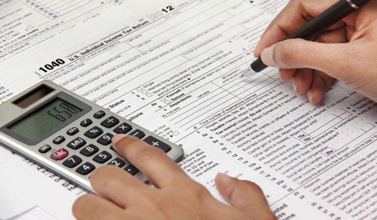 Rellenando Declaración de la Renta Rellenando Declaración de la Renta