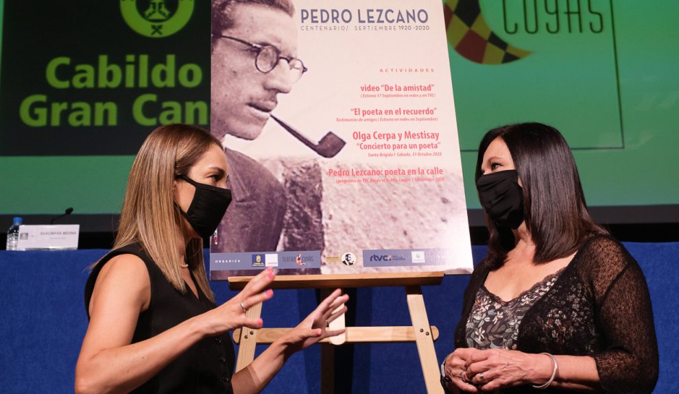 Guacimara Medina y Olga Cerpa en la presentación de los actos del Centenario del nacimiento de Pedro Lezcano | Foto: CONSEJERÍA DE CULTURA DEL CABILDO DE GRAN CANARIA