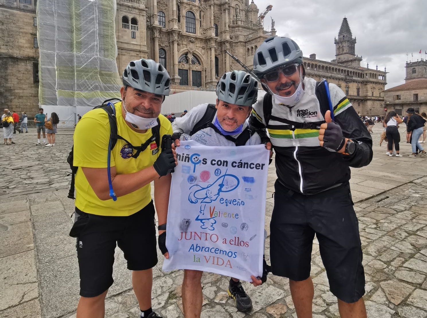 José Jerez durante la "bicigrinación" a Santiago de Compostela | Foto: ASOCIACIÓN PEQUEÑO VALIENTE José Jerez durante la "bicigrinación" a Santiago de Compostela | Foto: ASOCIACIÓN PEQUEÑO VALIENTE