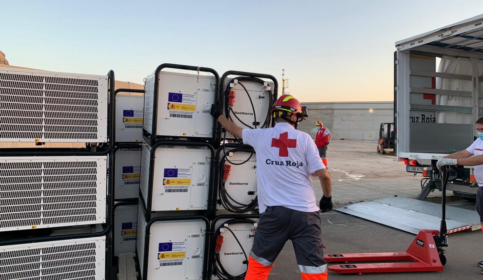 Instalación de un campamento | Foto: CRUZ ROJA ESPAÑOLA