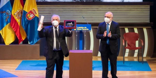 José Agustín Espino Flores y Antonio Morales durante el acto | Foto: FET CANARIAS