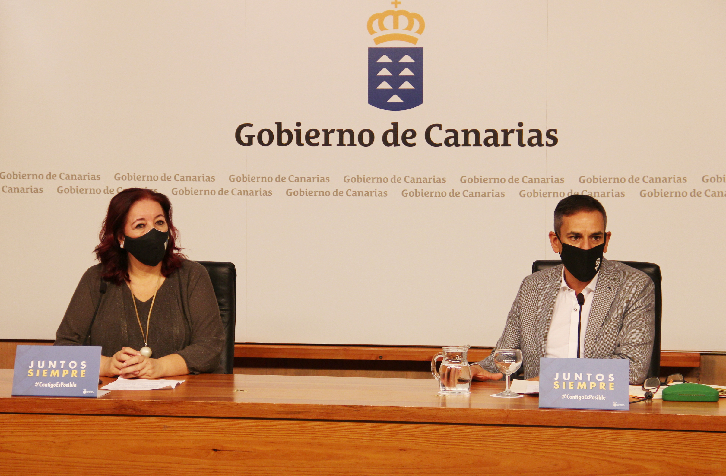 Gregorio Cabrera y Manuela Armas | Foto: CONSEJERÍA DE EDUCACIÓN DE CANARIAS Gregorio Cabrera y Manuela Armas | Foto: CONSEJERÍA DE EDUCACIÓN DE CANARIAS