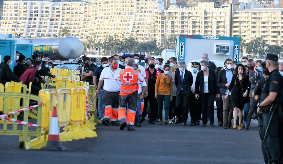 Visita del ministro Marlaska al muelle de Arguineguín | Foto: AYUNTAMIENTO DE MOGÁN