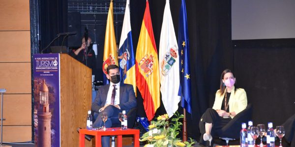 Alejandro Marichal y Yaiza Castilla | Foto: AYUNTAMIENTO DE SAN BARTOLOMÉ DE TIRAJANA