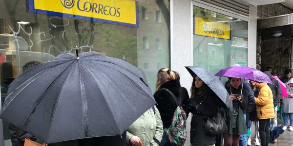 Colas en las oficinas de Correos | Foto: ARCHIVO