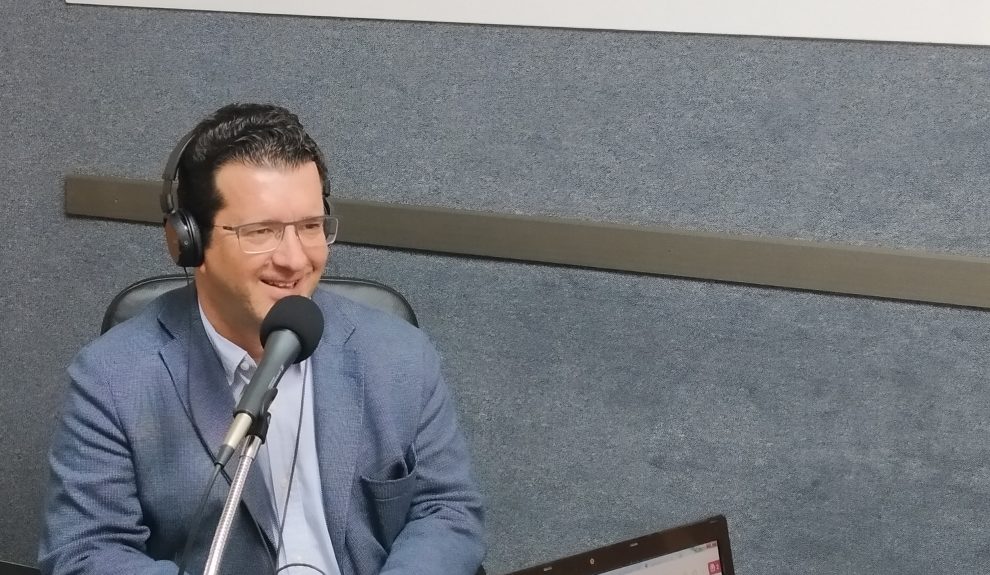 Juan Jesús Facundo en los estudios de El Espejo Canario