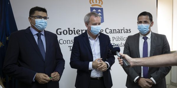 Miguel Ángel Pérez del Pino, Chano Franquis y Héctor Suárez | Foto: CONSEJERÍA DE OBRAS PÚBLICAS DEL GOBIERNO DE CANARIAS