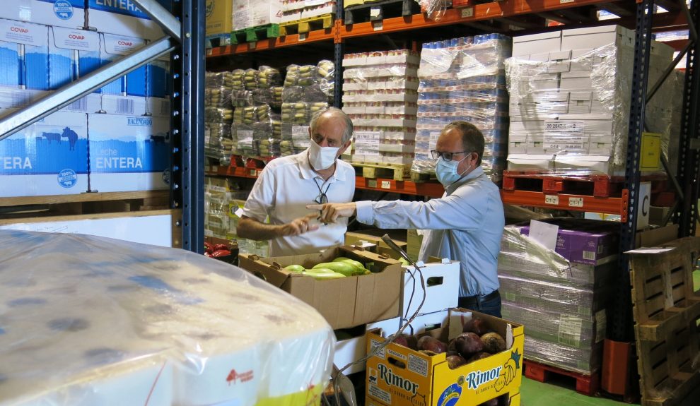 Pedro Llorca (izquierda) en una campaña del Banco de Alimentos de Las Palmas