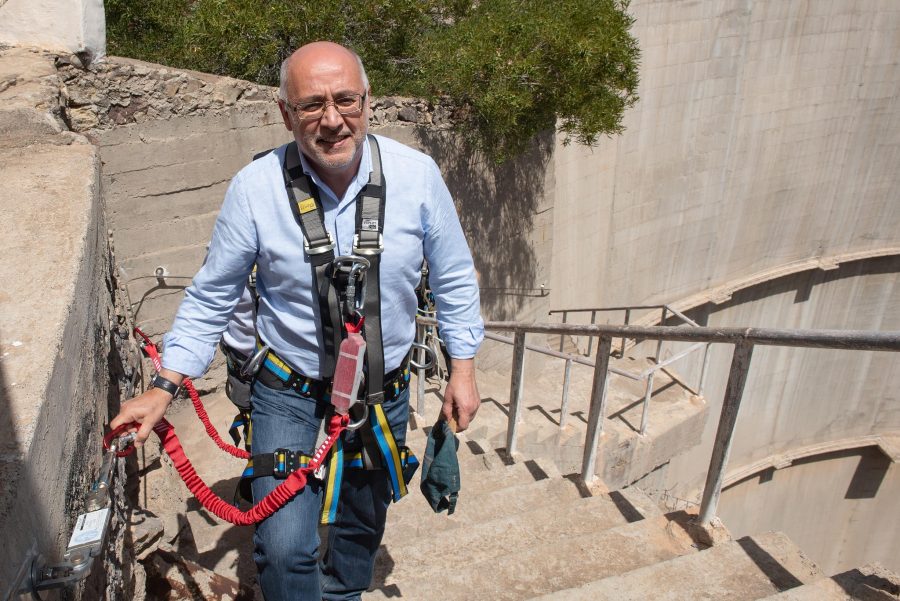 Antonio Morales de visita en la presa de Soria en 2019 | CABILDO DE GRAN CANARIA Antonio Morales de visita en la presa de Soria en 2019 | CABILDO DE GRAN CANARIA