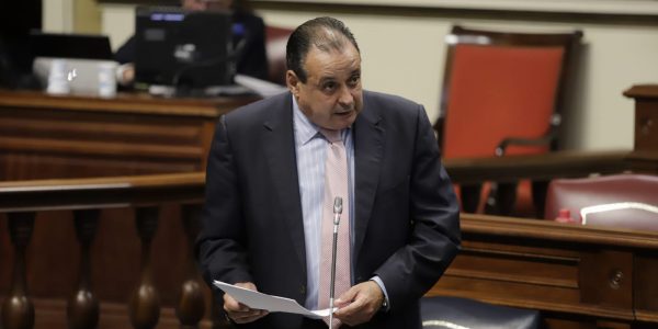 Blas Trujillo en el Parlamento de Canarias | CONSEJERÍA DE SANIDAD