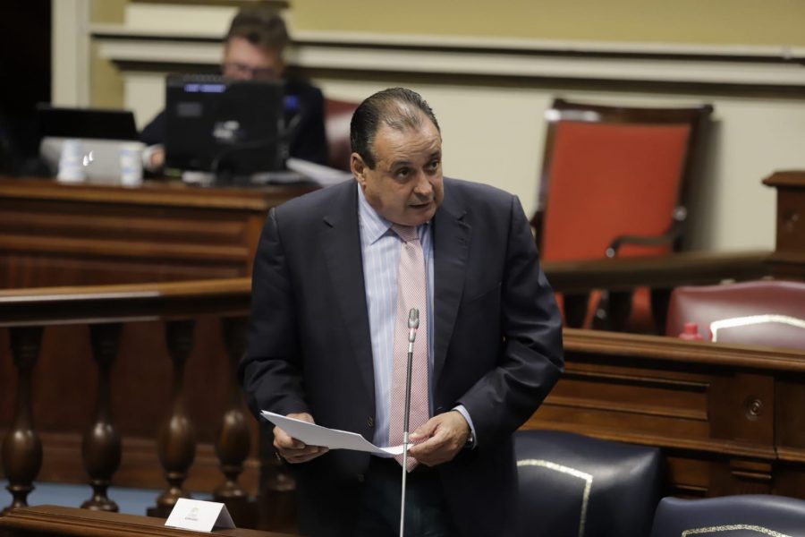 Blas Trujillo en el Parlamento de Canarias | CONSEJERÍA DE SANIDAD Blas Trujillo en el Parlamento de Canarias | CONSEJERÍA DE SANIDAD