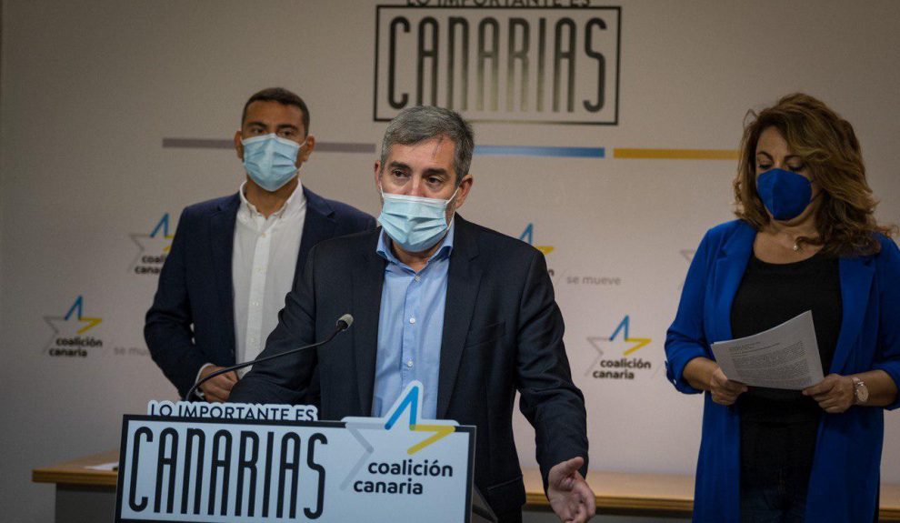 Fernando Clavijo (centro) en rueda de prensa | COALICIÓN CANARIA