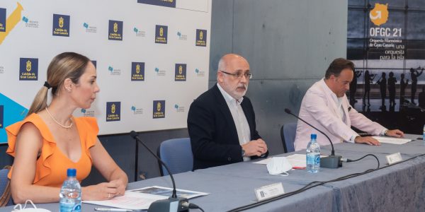De izquierda a derecha, Guacimara Medina, Antonio Morales y Karel Mark Chichon el pasado julio | CABILDO DE GRAN CANARIA