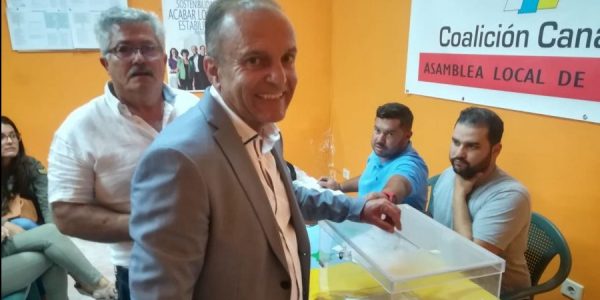 Jesús Machín votando en 2018 | CC LANZAROTE