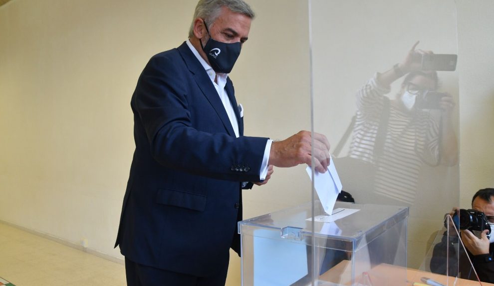 Lluís Serra Majem votando ayer | ULPGC