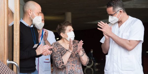 Doria Ramos, primera vacunada en Canarias, tras recibir la segunda dosis en Tenerife el pasado enero | CONSEJERÍA DE SANIDAD DEL GOBIERNO DE CANARIAS