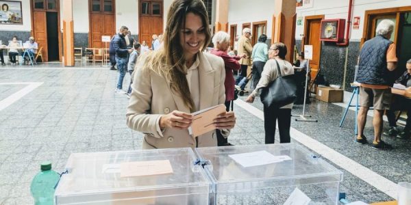 María Fernández vota en 2019 | COALICIÓN CANARIA