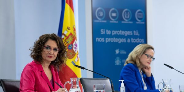 Las ministras de Hacienda (izq.) y Economía en rueda de prensa el pasado viernes | SECRETARÍA DE ESTADO DE COMUNICACIÓN