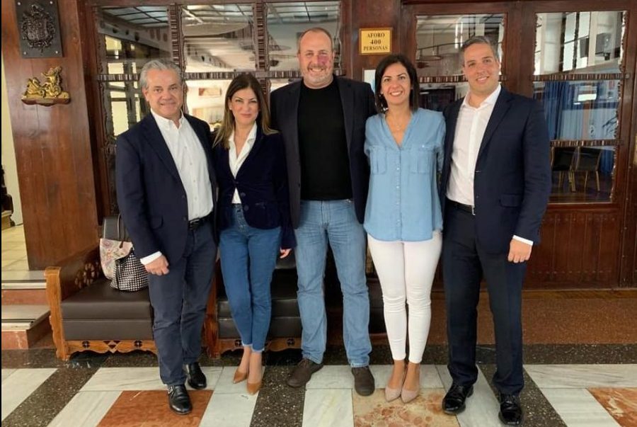 Evelyn Alonso (de azul) y Enrique Arriaga (centro) en 2019 | ENRIQUE ARRIAGA Evelyn Alonso (de azul) y Enrique Arriaga (centro) en 2019 | ENRIQUE ARRIAGA