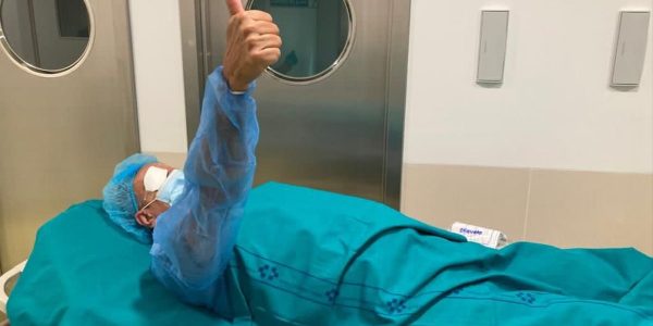 El primer paciente a la salida del quirófano el pasado viernes | ÁNGEL VÍCTOR TORRES