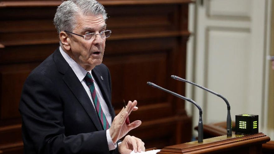 Julio Pérez en el Parlamento de Canarias | ARCHIVO