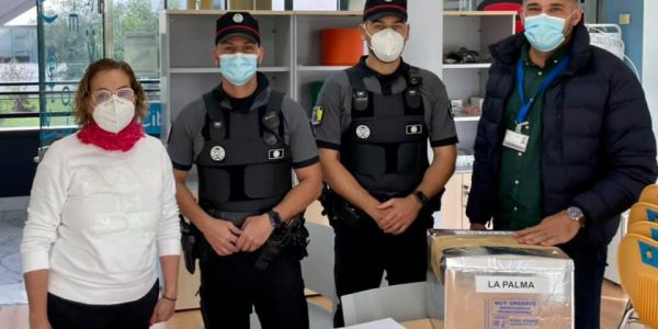 Kilian Sánchez (dcha.) recibiendo vacunas el pasado enero | KILIAN SÁNCHEZ