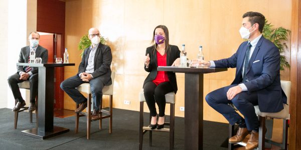 Juan José Díaz Hernández (2º izq.) en la presentación del Plan de Infraestructuras Turísticas de Canarias (PITCAN) el pasado marzo | GOBIERNO DE CANARIAS