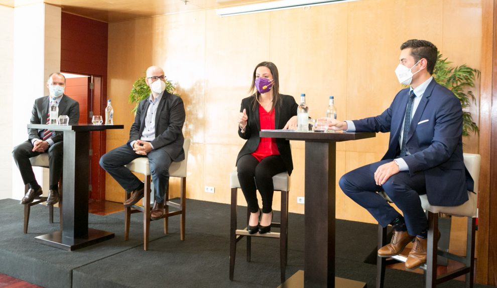 Juan José Díaz Hernández (2º izq.) en la presentación del Plan de Infraestructuras Turísticas de Canarias (PITCAN) el pasado marzo | GOBIERNO DE CANARIAS