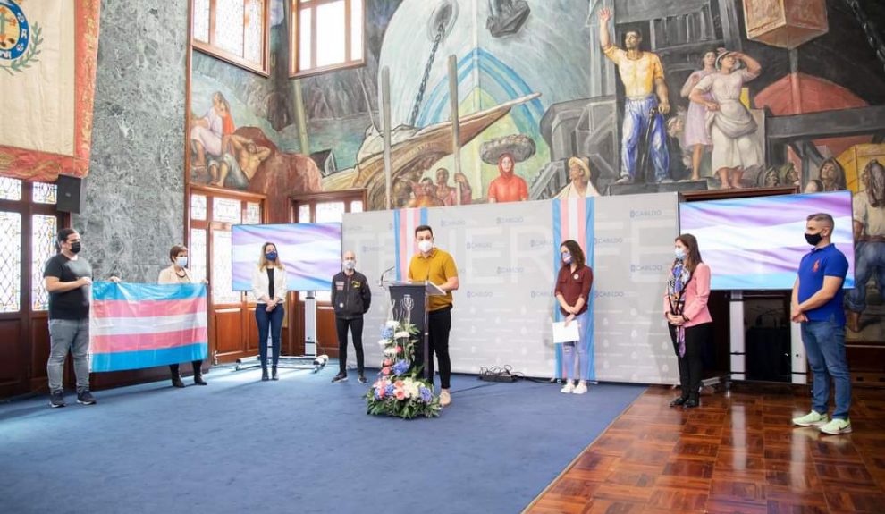 Lectura del manifiesto por el día de la visibilidad trans el pasado miércoles | CABILDO DE TENERIFE