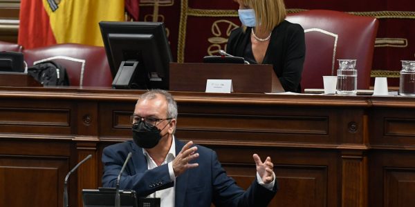 Luis Campos en el Parlamento de Canarias | NUEVA CANARIAS