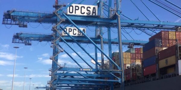 Grúas de la empresa en el puerto | OPCSA