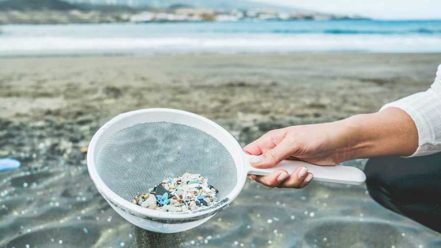 Microplásticos en la costa | ARCHIVO