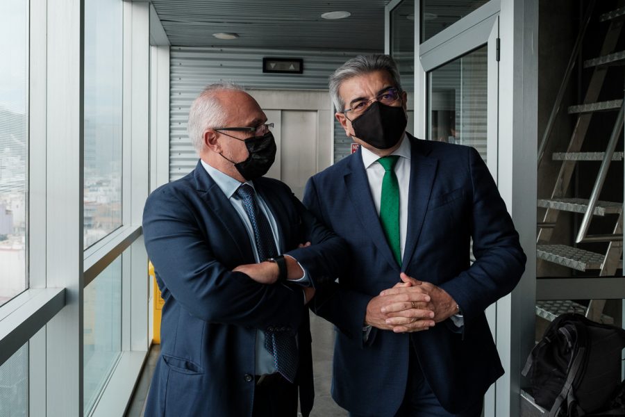 José Cristóbal García (izq.) y Román Rodríguez el pasado noviembre | CONFEDERACIÓN CANARA DE EMPRESARIOS