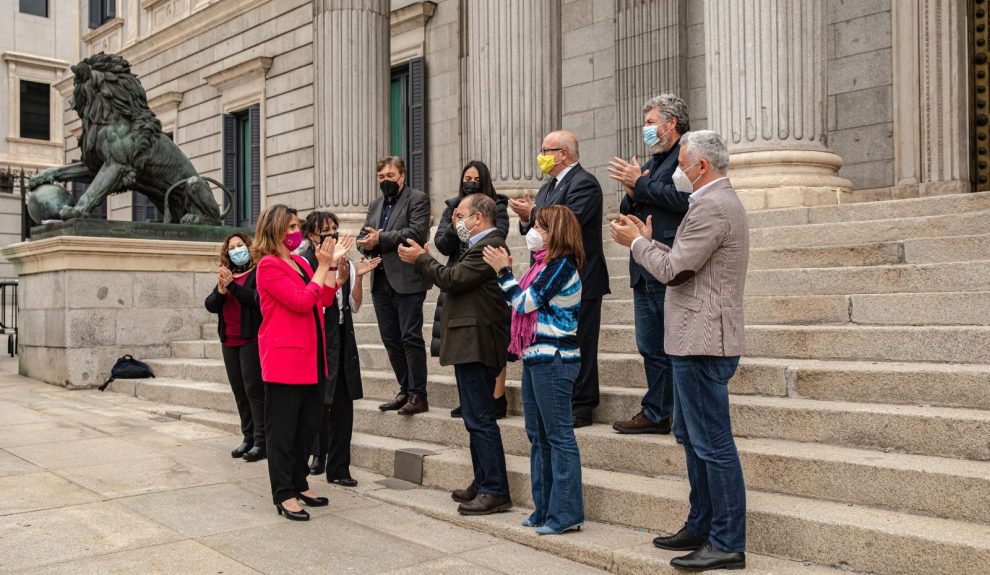 Teresa Ribera celebra la aprobación de la ley en el Congreso de los Diputados el pasado mayo | MINISTERIO PARA LA TRANSICIÓN ECOLÓGICA DEL GOBIERNO DE ESPAÑA