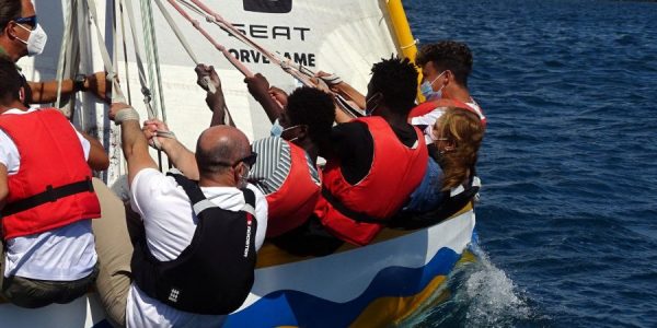 Tripulantes de uno de los botes de vela latina el pasado domingo | INSTITUTO MUNICIPAL DE DEPORTES DE LAS PALMAS DE GRAN CANARIA