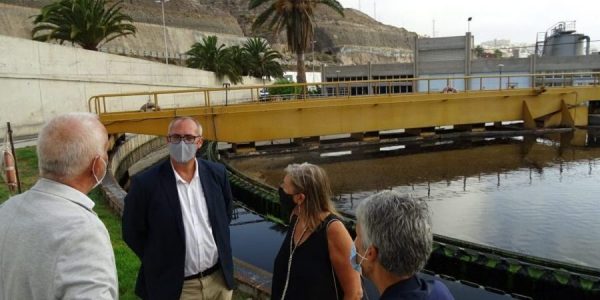 Víctor Navarro en la estación depuradora de Barranco Seco II | CONSEJERÍA DE TRANSICIÓN ECOLÓGICA DEL GOBIERNO DE CANARIAS