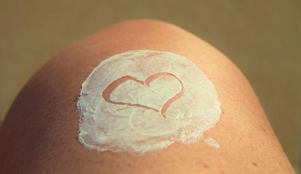 Protector solar sobre la piel | PIXABAY