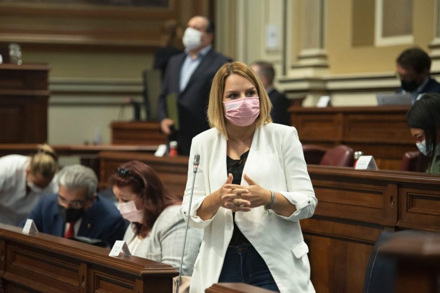 Noemí Santana en el Parlamento de Canarias el pasado junio | CONSEJERÍA DE DERECHOS SOCIALES DEL GOBIERNO DE CANARIAS Noemí Santana en el Parlamento de Canarias el pasado junio | CONSEJERÍA DE DERECHOS SOCIALES DEL GOBIERNO DE CANARIAS