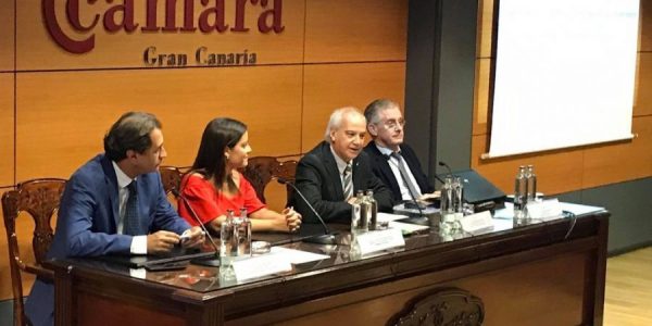 Santiago de Armas hablando | CÁMARA DE COMERCIO DE GRAN CANARIA