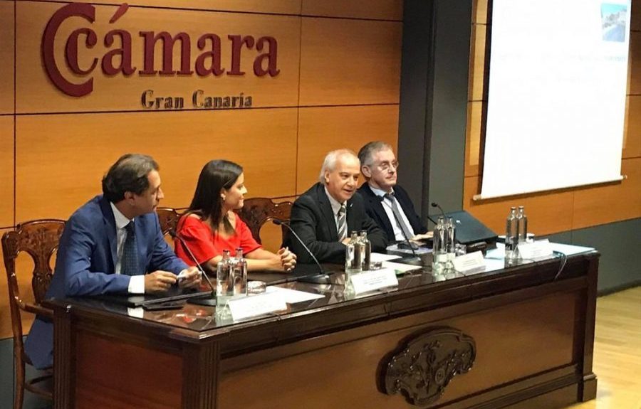 Santiago de Armas hablando | CÁMARA DE COMERCIO DE GRAN CANARIA