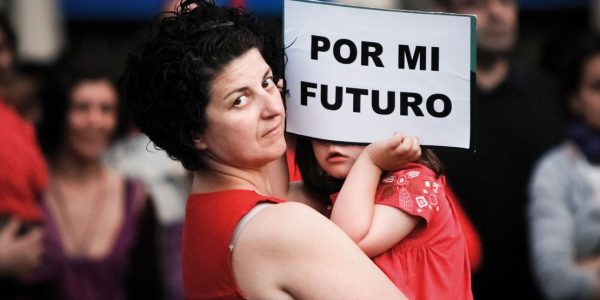 Mujer y niña | CRUZ ROJA