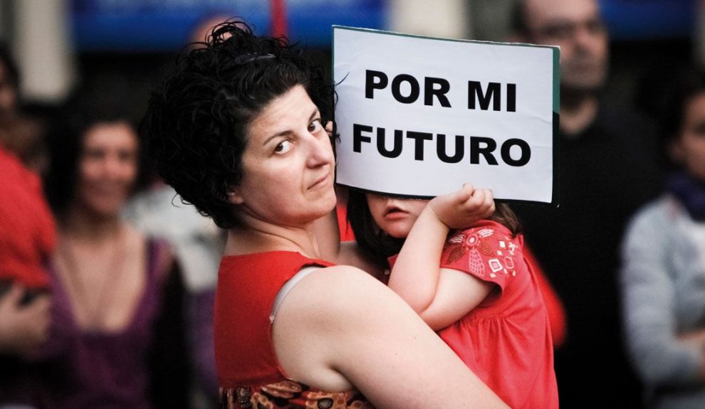 Mujer y niña | CRUZ ROJA