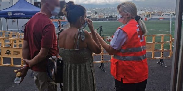 Intervención con personas damnificadas por la erupción del volcán de La Palma | CRUZ ROJA