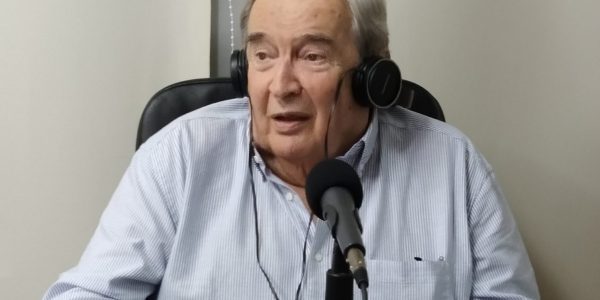 Jerónimo Saavedra en los estudios de El Espejo Canario